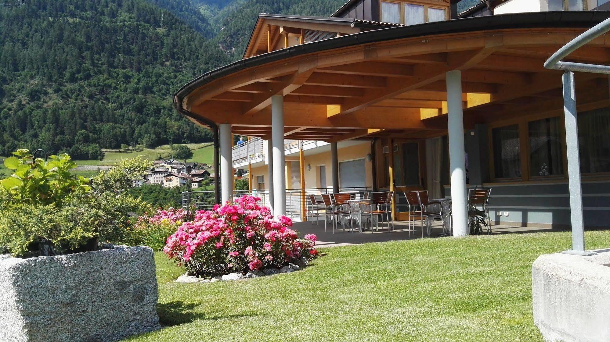 Residence La Moretina Commezzadura Exterior photo